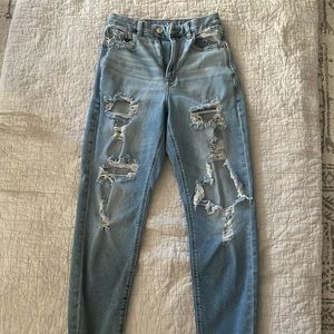 AE Curvy Mom Jean